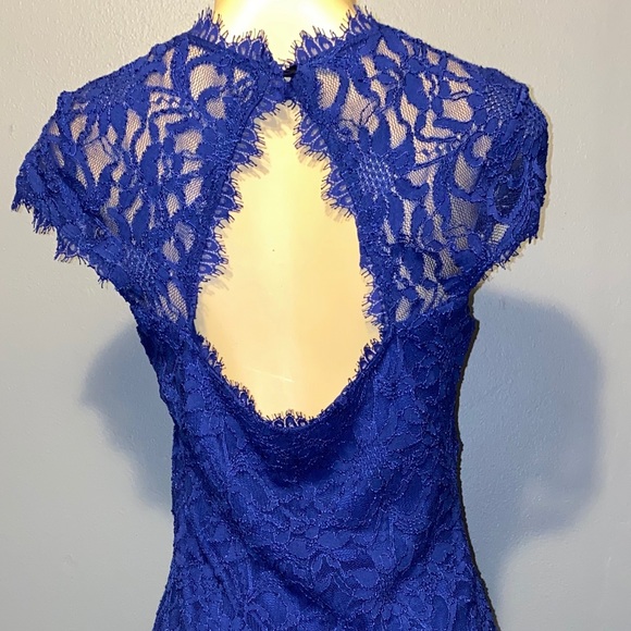 Blue lace dress - Picture 4 of 6